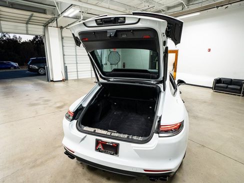 Used 2022 Porsche Panamera GTS image 63