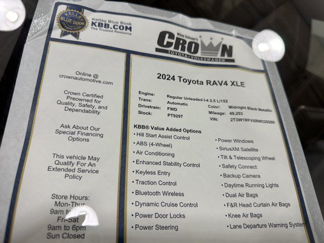 Used 2024 Toyota RAV4 XLE FWD image 40
