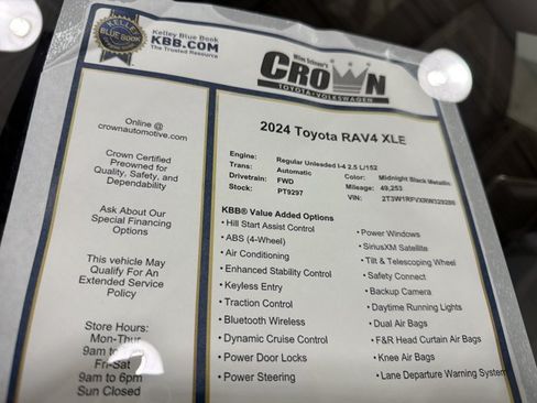 Used 2024 Toyota RAV4 XLE FWD image 40