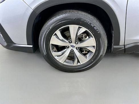 Used 2023 Subaru Ascent Premium w/ Convenience Package image 8