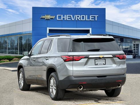New 2023 Chevrolet Traverse LT FWD image 3