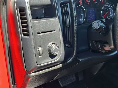 Used 2018 Chevrolet Silverado 1500 Custom w/ Custom Value Package image 15