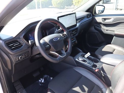 Used 2025 Ford Escape ST-Line w/ Equipment Group 301A FWD image 17