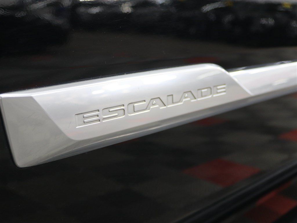 Used 2019 Cadillac Escalade Premium Luxury AWD/4WD image 10