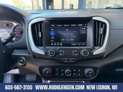 Used 2024 GMC Terrain SLT AWD/4WD image 17