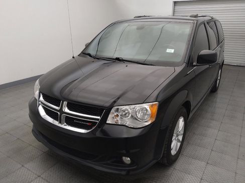Used 2019 Dodge Grand Caravan SXT w/ Driver Convenience Group FWD image 15