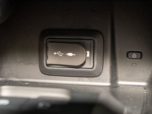 Used 2021 Toyota Venza XLE w/ Softex Package image 14