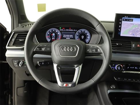 Certified 2025 Audi Q5 Prestige image 22
