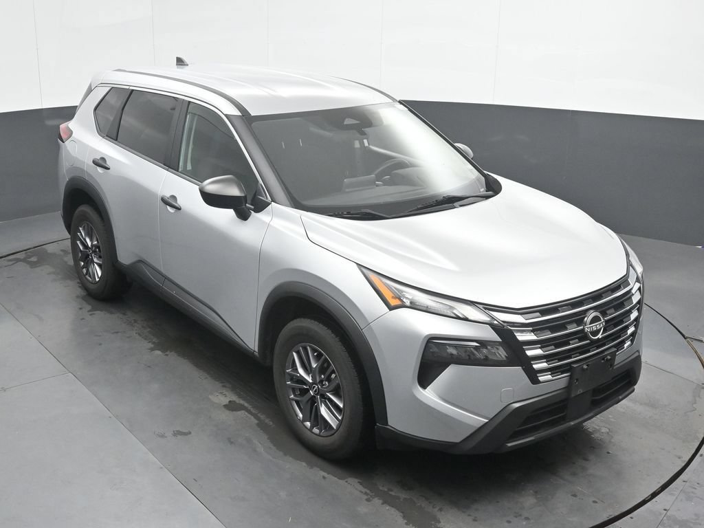 Used 2024 Nissan Rogue S AWD/4WD image 33