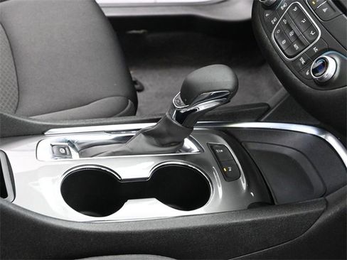 Used 2024 Chevrolet Malibu LT image 37