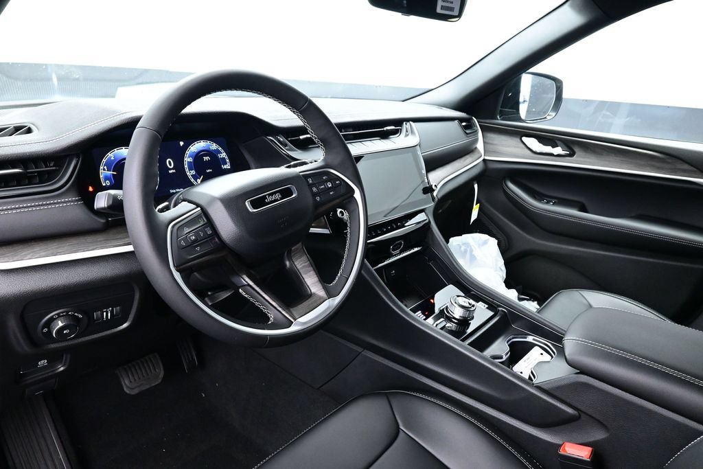 New 2027 Jeep Grand Cherokee Limited AWD/4WD image 14