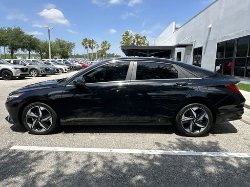 Used 2023 Hyundai Elantra Limited image 4