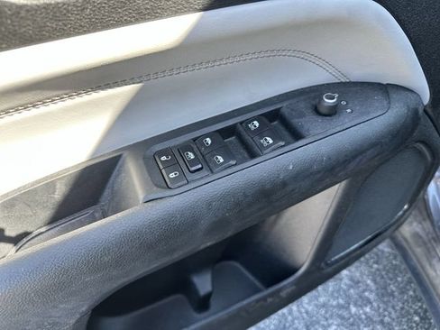 Used 2023 Jeep Compass Limited w/ Elite Group AWD/4WD image 17