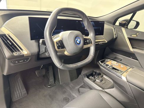 Used 2023 BMW iX xDrive50 w/ Ultimate Package 2 AWD/4WD image 21