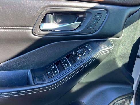 Used 2022 Nissan Rogue SL image 17