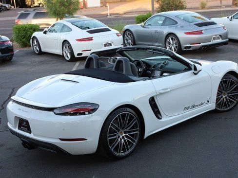 Used 2024 Porsche 718 Boxster S RWD image 19