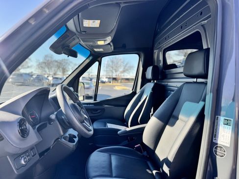 Certified 2024 Mercedes-Benz Sprinter 2500 image 8