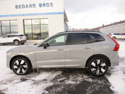 Certified 2024 Volvo XC60 T8 Plus w/ Protection Package Premier image 8