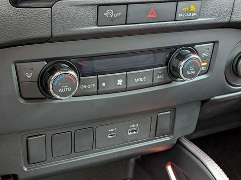 Used 2024 Nissan Frontier PRO-4X w/ Off-Road Protection Package AWD/4WD image 18