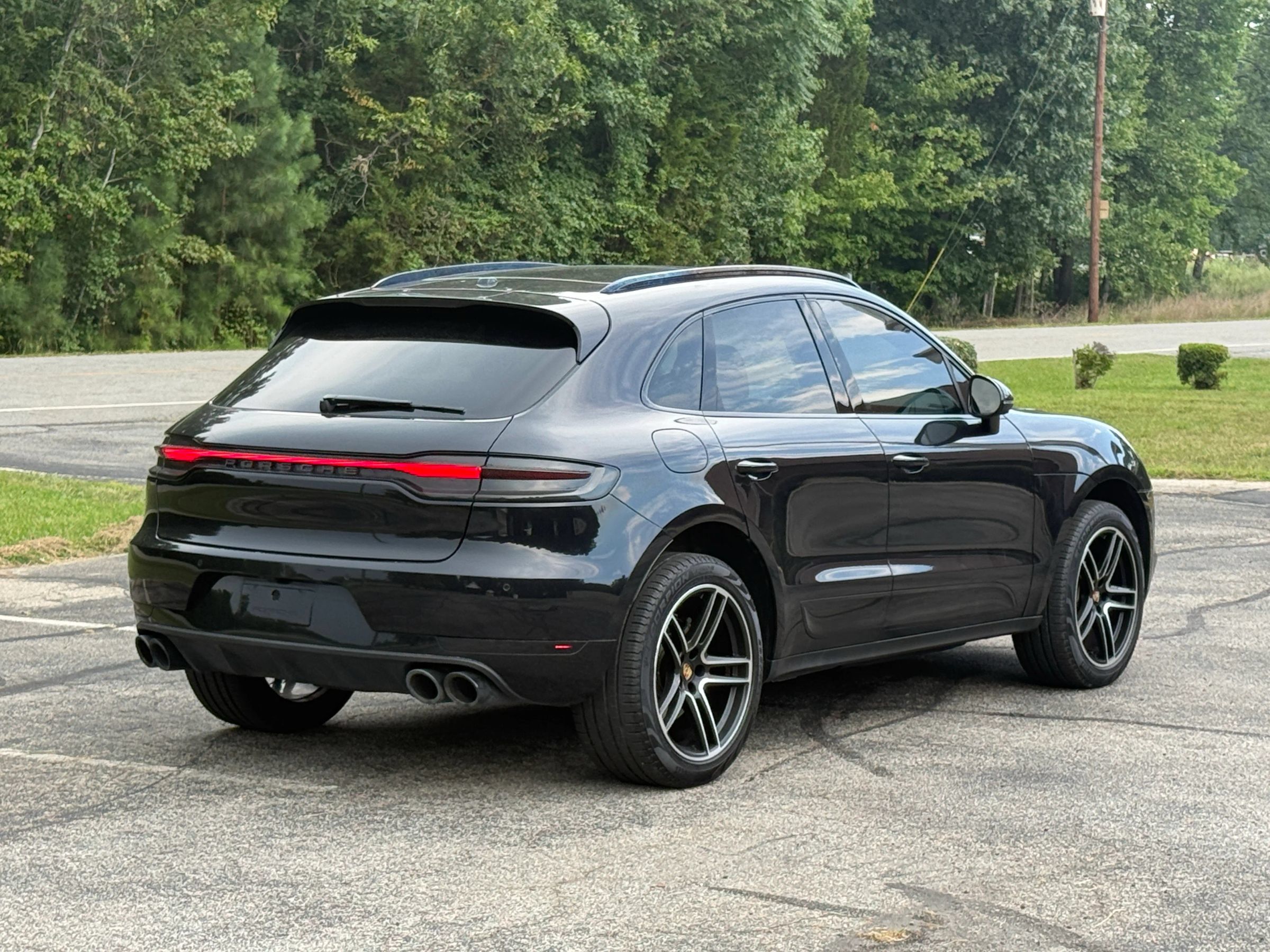 Used 2021 Porsche Macan S AWD/4WD image 4