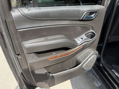 Used 2018 Chevrolet Suburban LT AWD/4WD image 10