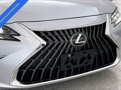 Used 2024 Lexus ES 350 Ultra Luxury w/ Accessory Package (Z2) image 38