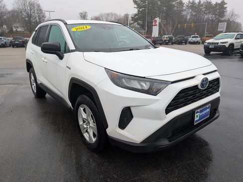 Used 2021 Toyota RAV4 LE AWD/4WD image 8