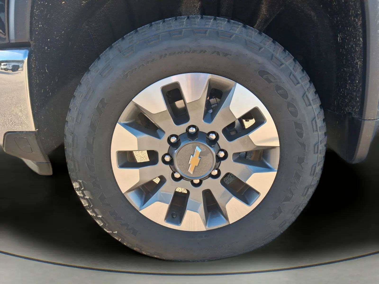 Used 2025 Chevrolet Silverado 2500 4x4 Crew Cab LT w/ All Star Edition image 25