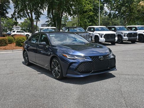 Used 2019 Toyota Avalon Touring w/ Advanced Safety Package FWD image 6
