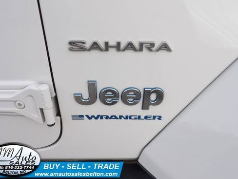 Used 2023 Jeep Wrangler Sahara w/ Cold Weather Group AWD/4WD image 14