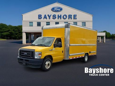 Certified 2022 Ford E-350 and Econoline 350 Super Duty RWD image 1