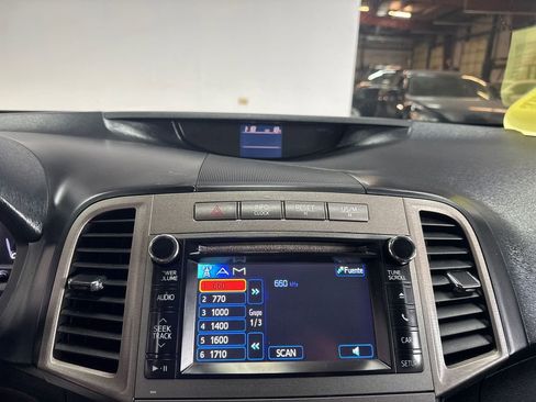 Used 2014 Toyota Venza LE image 15