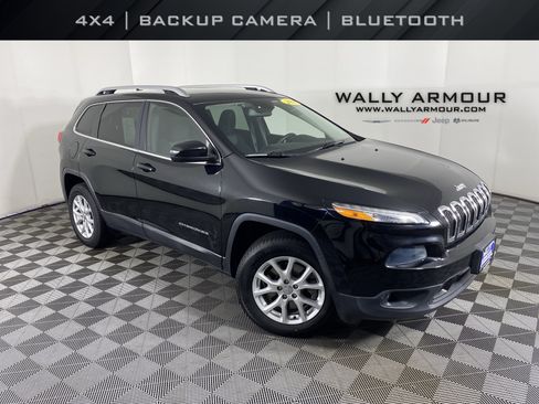 Used 2018 Jeep Cherokee Latitude w/ Safety Group AWD/4WD image 1