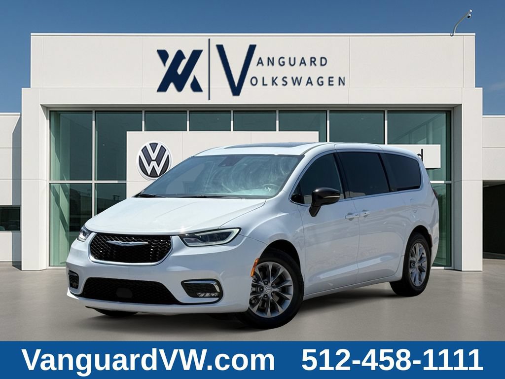 Used 2026 Chrysler Pacifica Limited FWD image 1