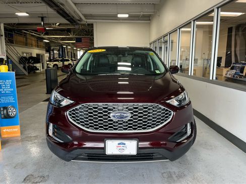 Used 2023 Ford Edge SEL w/ Convenience Package AWD/4WD image 2