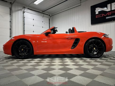Used 2017 Porsche 718 Boxster Roadster 2D image 20