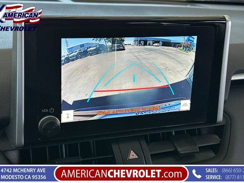 Used 2025 Toyota RAV4 XLE AWD/4WD image 27