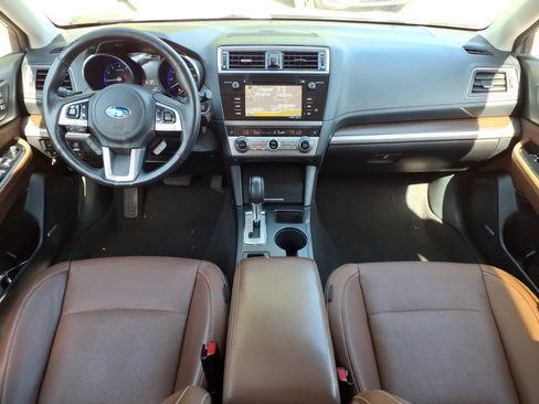 Used 2017 Subaru Outback 2.5i Touring AWD/4WD image 10