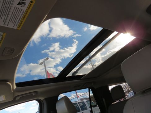 Used 2021 Ford Expedition Max XLT image 22