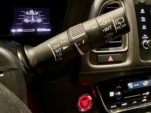 Used 2021 Honda HR-V EX image 25