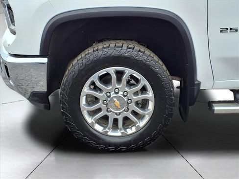 Used 2025 Chevrolet Silverado 2500 LTZ w/ LTZ Premium Package image 22