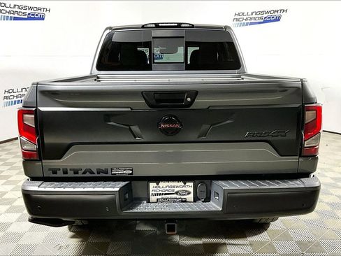 Used 2021 Nissan Titan PRO-4X w/ Pro-4x Convenience Package image 4
