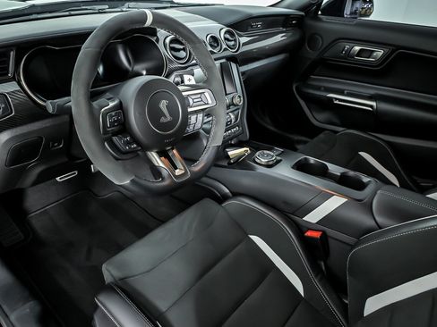 Used 2021 Ford Mustang Shelby GT500 w/ Carbon Fiber Track Pack RWD image 14