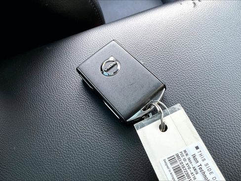 Used 2019 Volvo XC60 T6 Momentum w/ Premium Package image 14