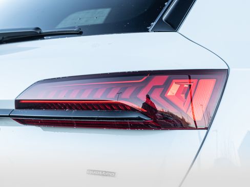 Certified 2023 Audi Q7 3.0T Premium Plus image 32