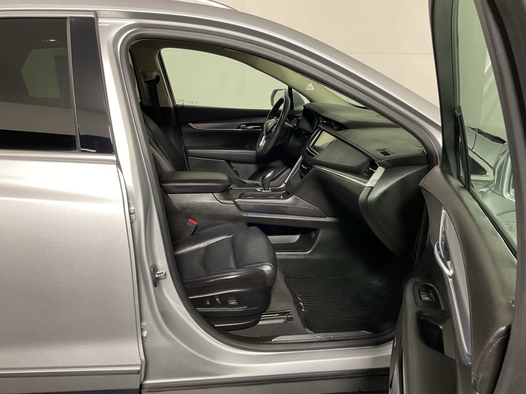Used 2017 Cadillac XT5 Premium Luxury w/ LPO, Wheel Lock Package AWD/4WD image 38
