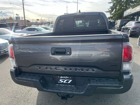 Used 2020 Toyota Tacoma TRD Off-Road w/ Technology Package image 7