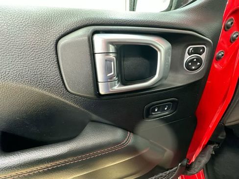 Used 2020 Jeep Gladiator Rubicon AWD/4WD image 16