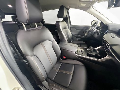 Used 2025 MAZDA CX-90 3.3 Turbo w/ Select Package AWD/4WD image 31