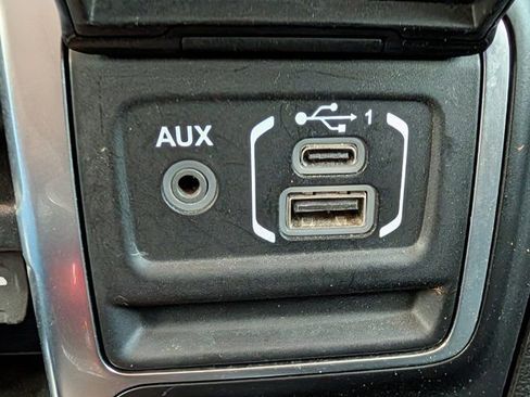 Used 2021 Jeep Gladiator Sport AWD/4WD image 18